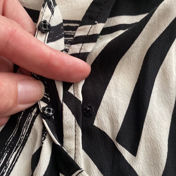 Kenneth Cole silk blouse - Picture 6 of 10